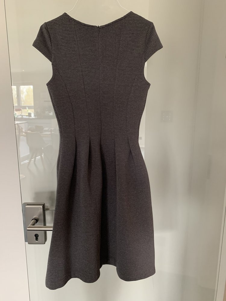 Kleid von Kiomi Größe 34