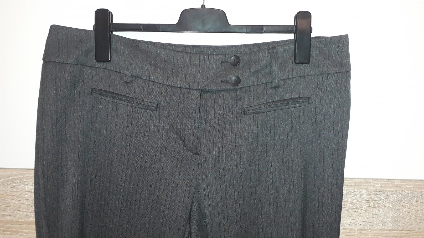 Stoffhose, grau mit leichten Nadelstreifen, Gr 46/34, s.Oliver 