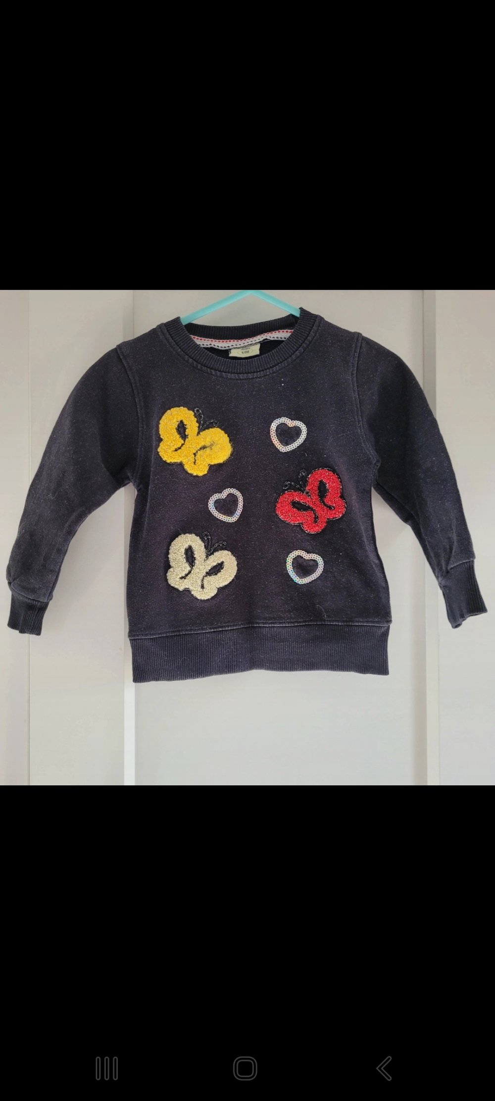 Pullover mit Schmetterling 