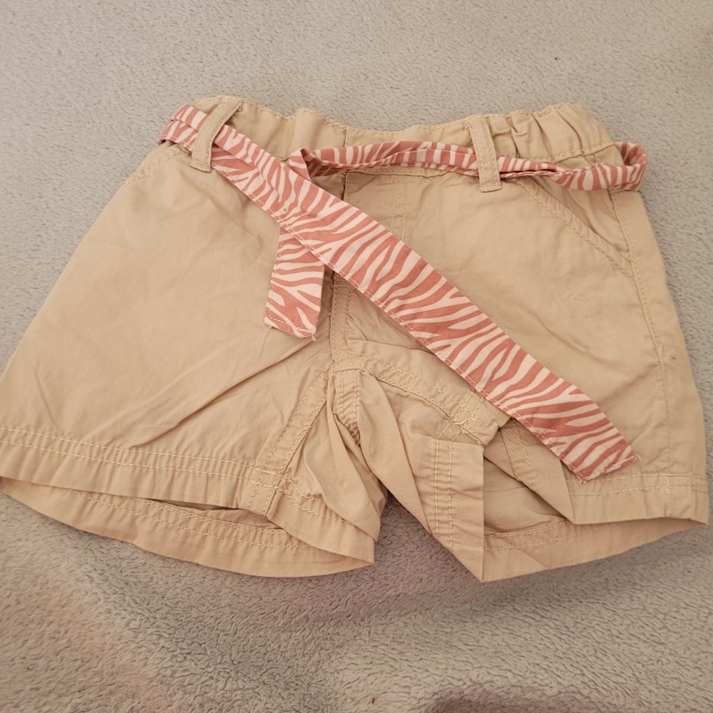 Neuwertige shorts