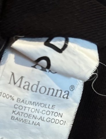schwarzes T-Shirt von Madonna