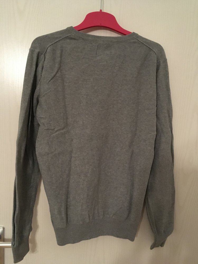 Grauer Pullover von Stangata