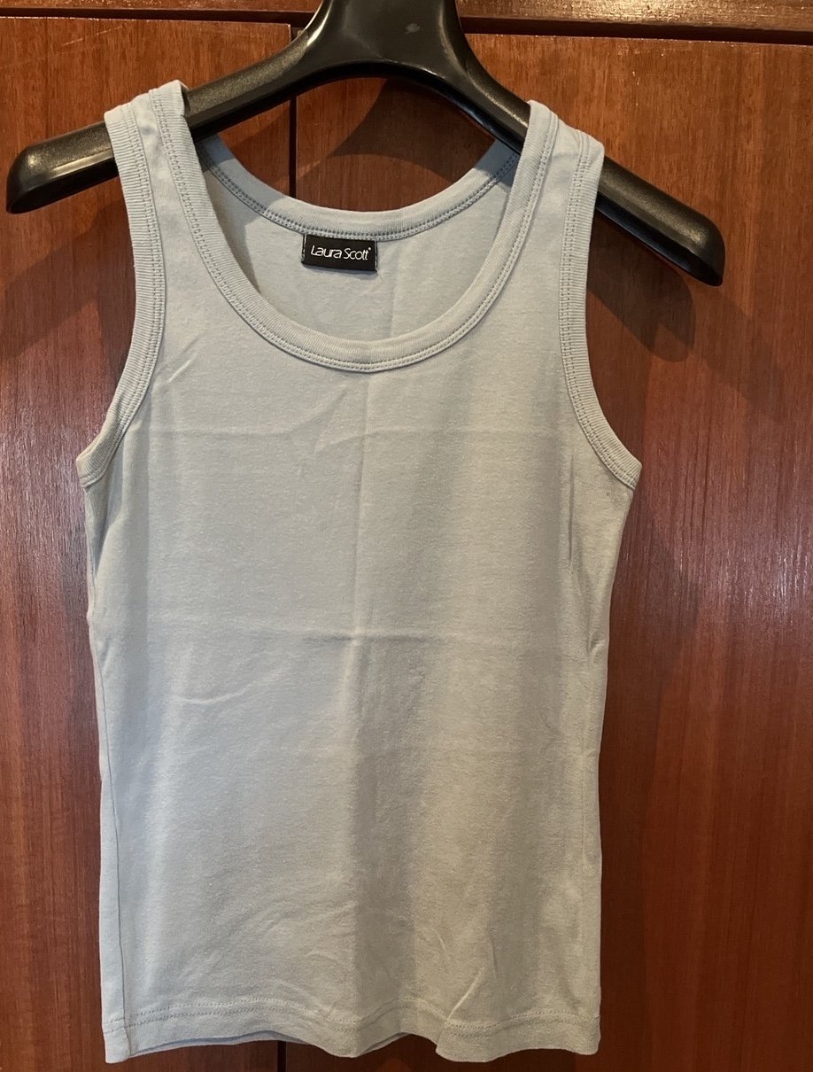 grau blaues Top von Laura Scott