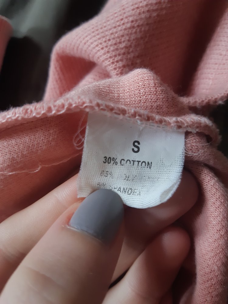 Oversized Pullover mit Stickerei auf den Ärmeln