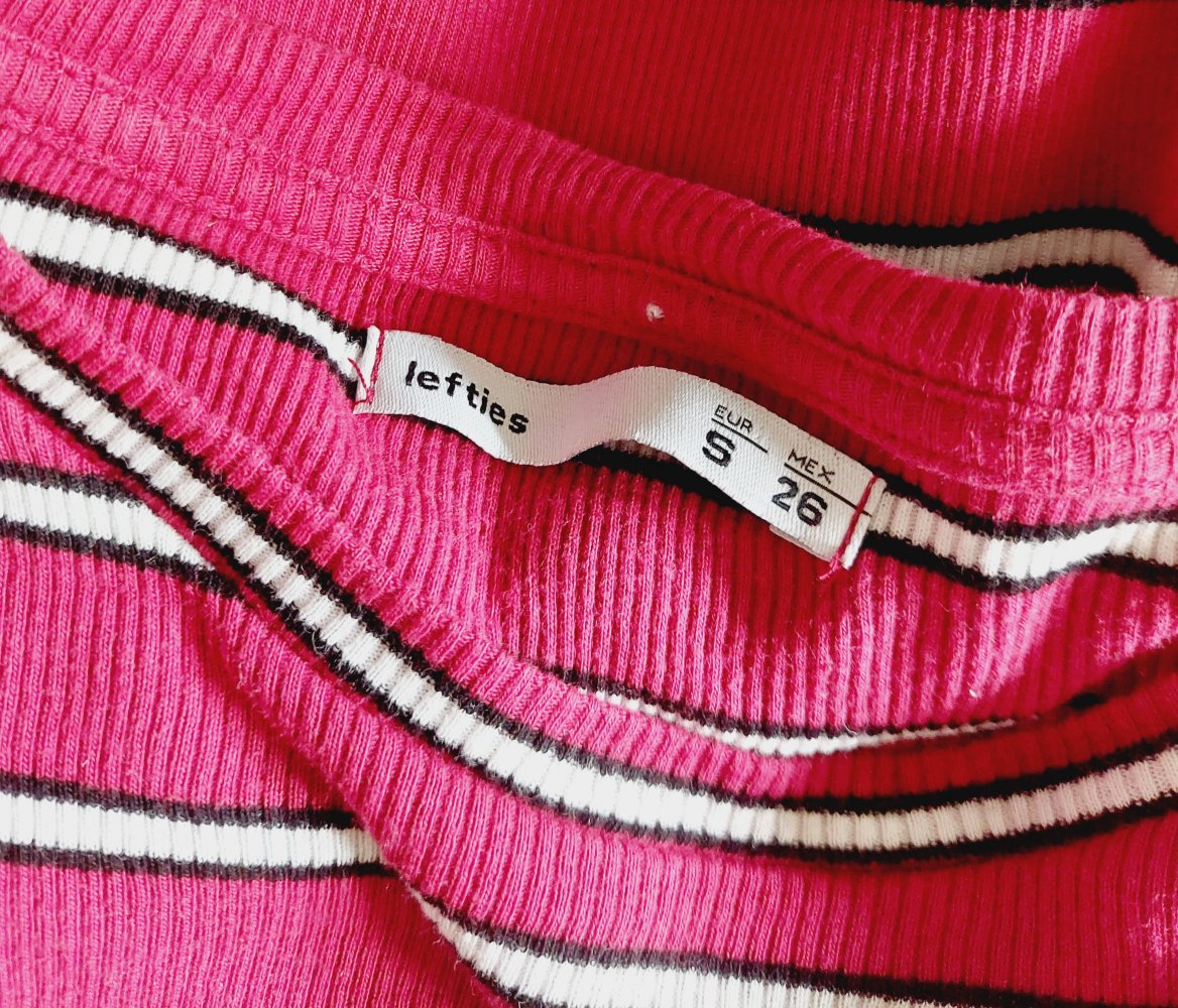 Geripptes Kleid mit Rundhalsausschnitt von Lefties