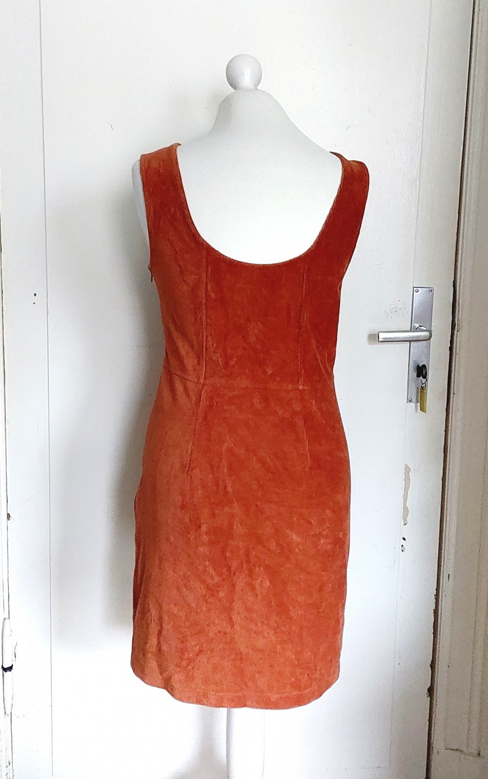 Cordkleid von Hailys mit Knopfleiste