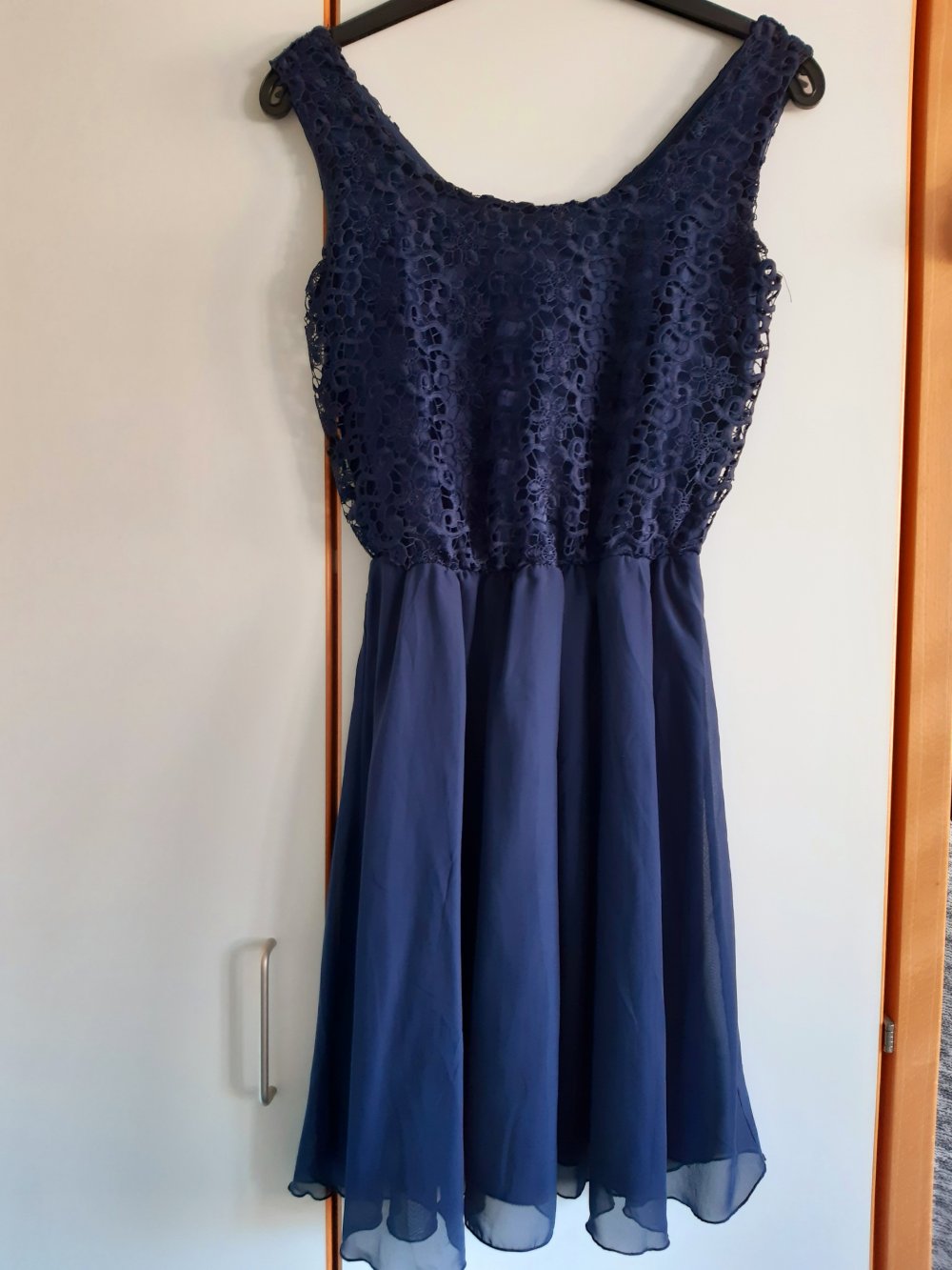 blaues Kleid