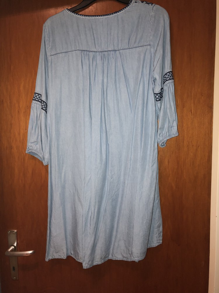 Süsses Kleid NEU