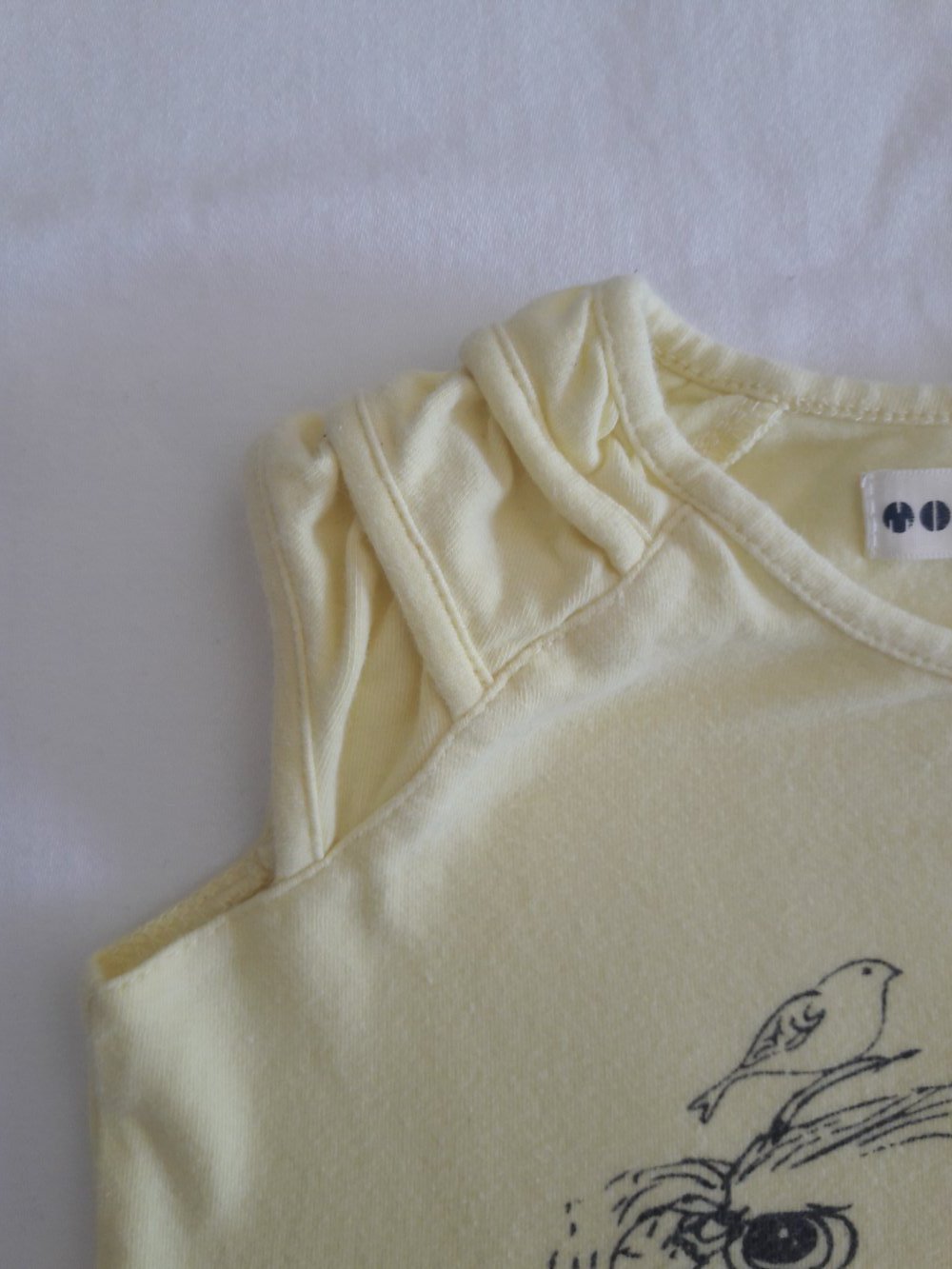 Shirt, gelb mit Gesicht und Schwan, Gr. 98/104