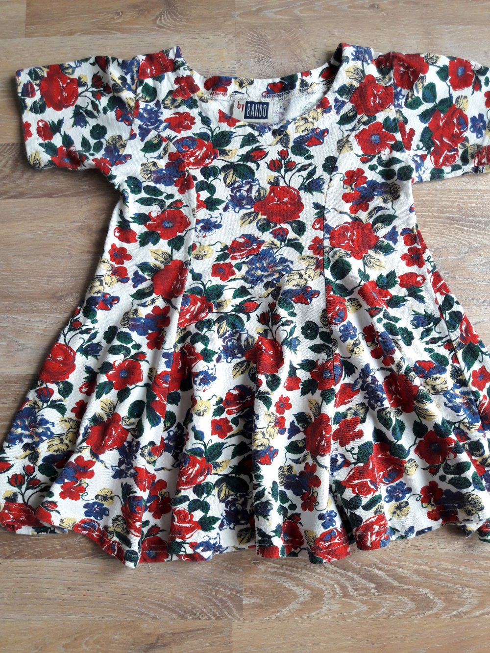 Kleid, weiß mit Blumen, Gr. 122