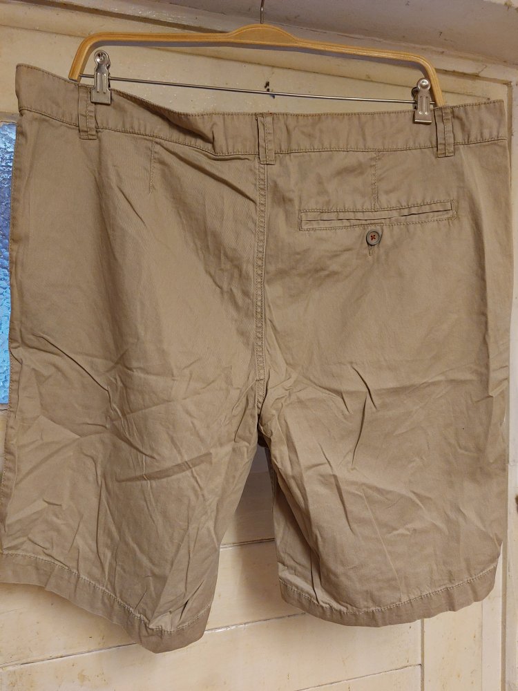 Herren Bermuda Gr 62 beige ungetragen 