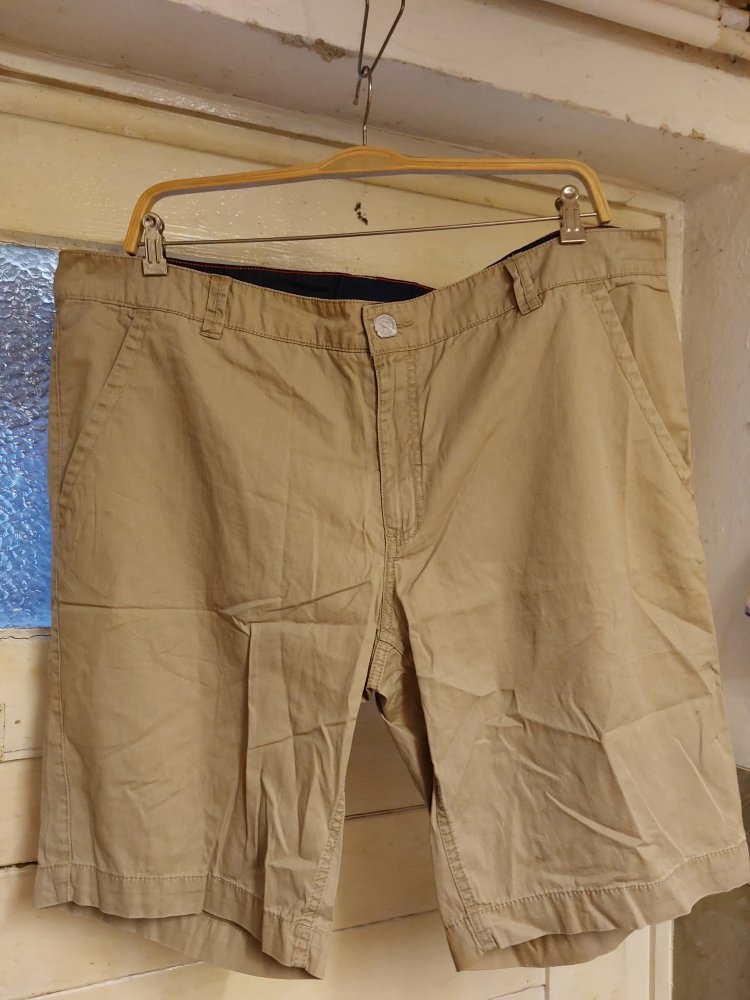 Herren Bermuda Gr 62 beige ungetragen 