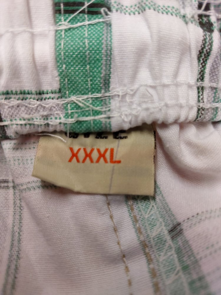 Herren Cargo Capri Gr 3XL kariert ungetragen 