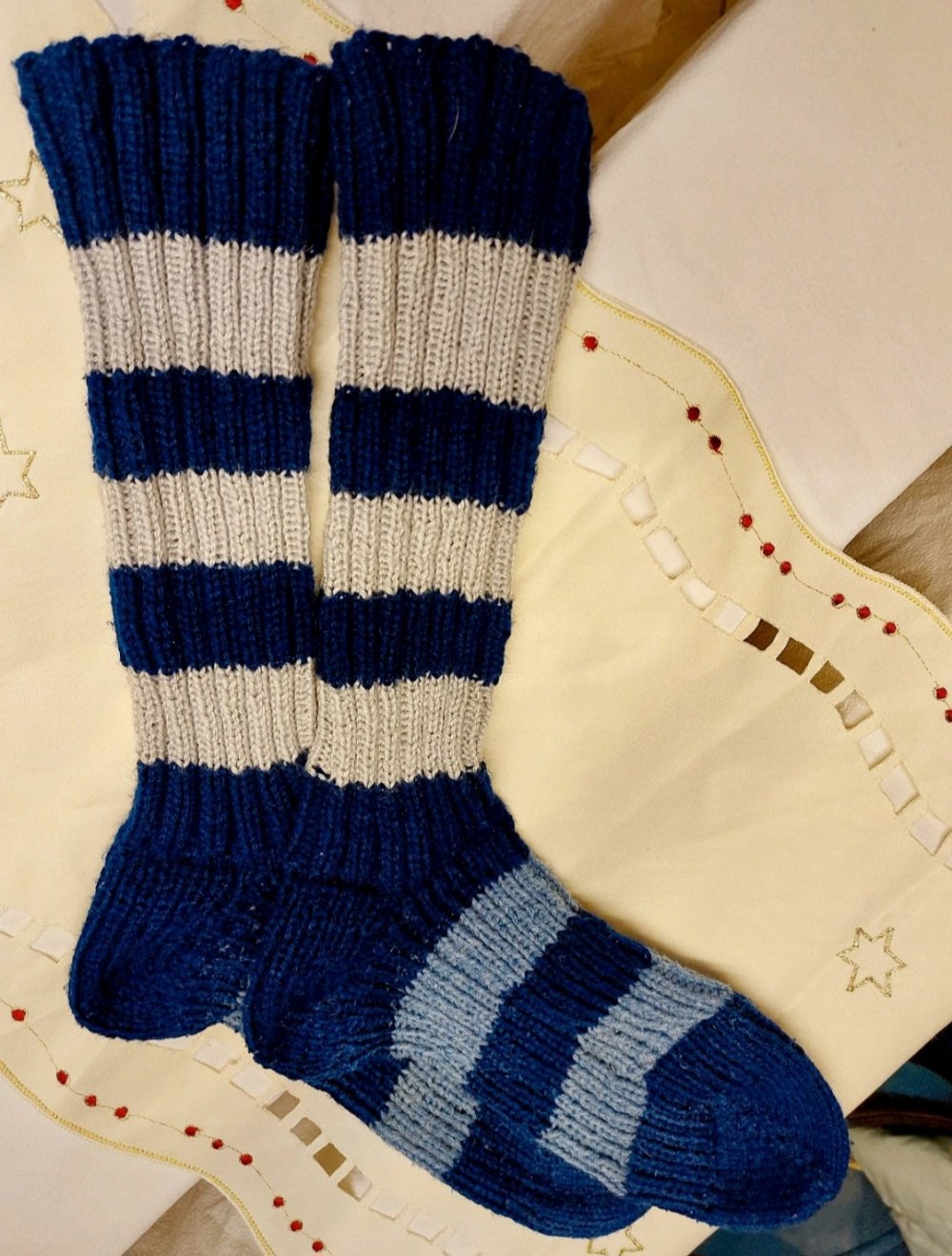 Kniestrümpfe hand gestrickt 