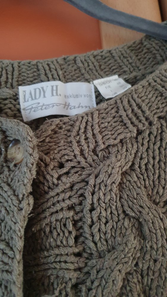 Damenstrickjacke aus reiner Seide von Peter Hahn