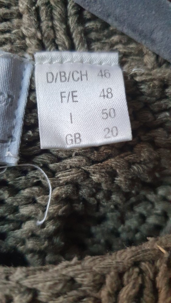 Damenstrickjacke aus reiner Seide von Peter Hahn