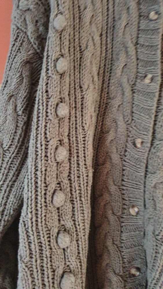 Damenstrickjacke aus reiner Seide von Peter Hahn