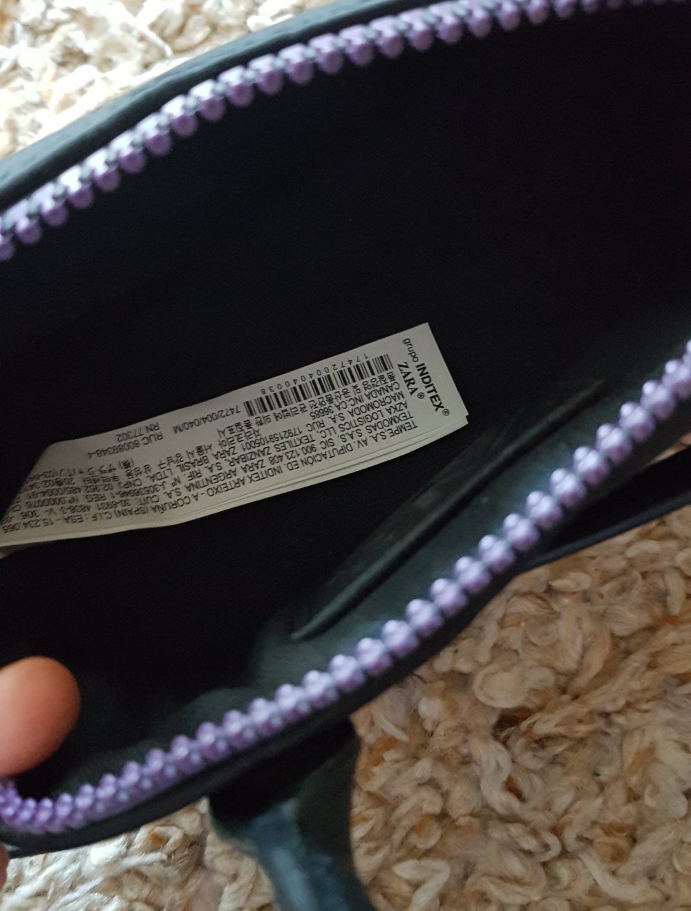 Neue kleine Tasche Umhängetasche mit lila Reißverschluss