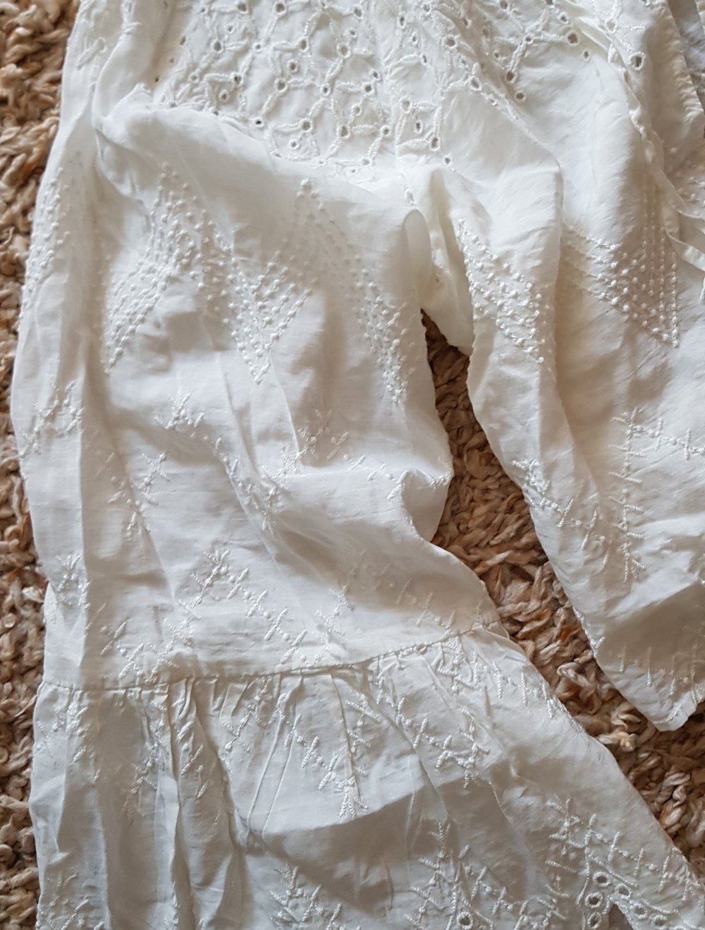 Neue Zara  Boho weiße Bluse mit Stickereien Gr.S