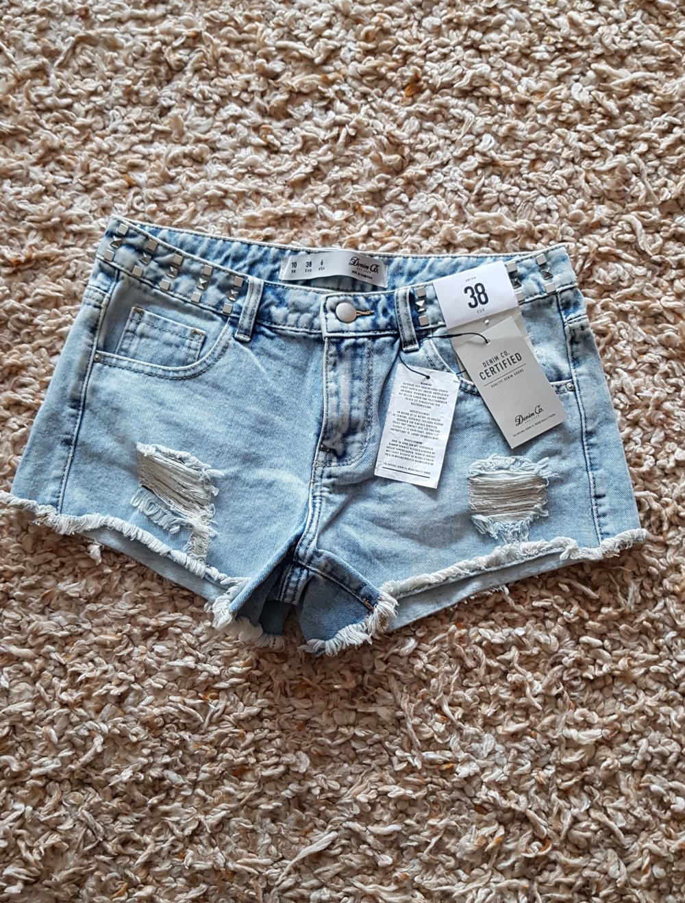 Neu! Hellblaue Jeans Shorts Hotpants Used Look Nieten Gr. 38
