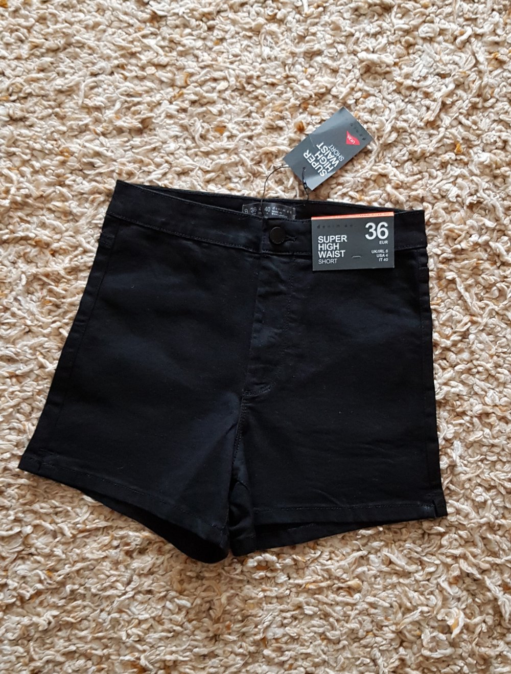 Neu! Schwarze Hotpants Highwaist Gr.36