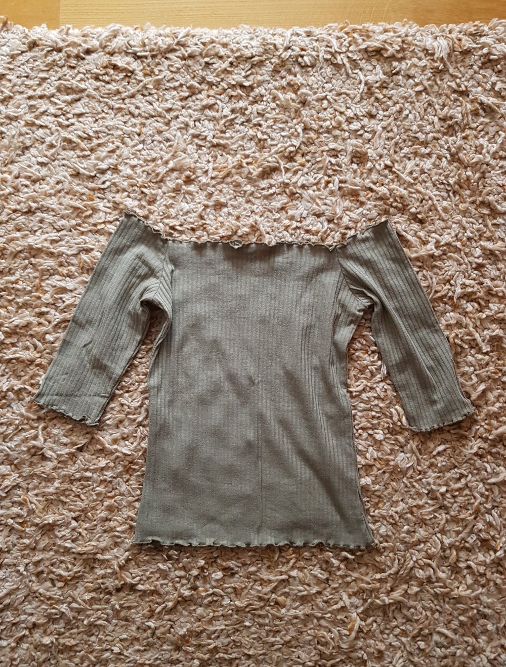 Shirt Longsleeve Carmen Ausschnitt khakigrün  gerippt   Gr.XS