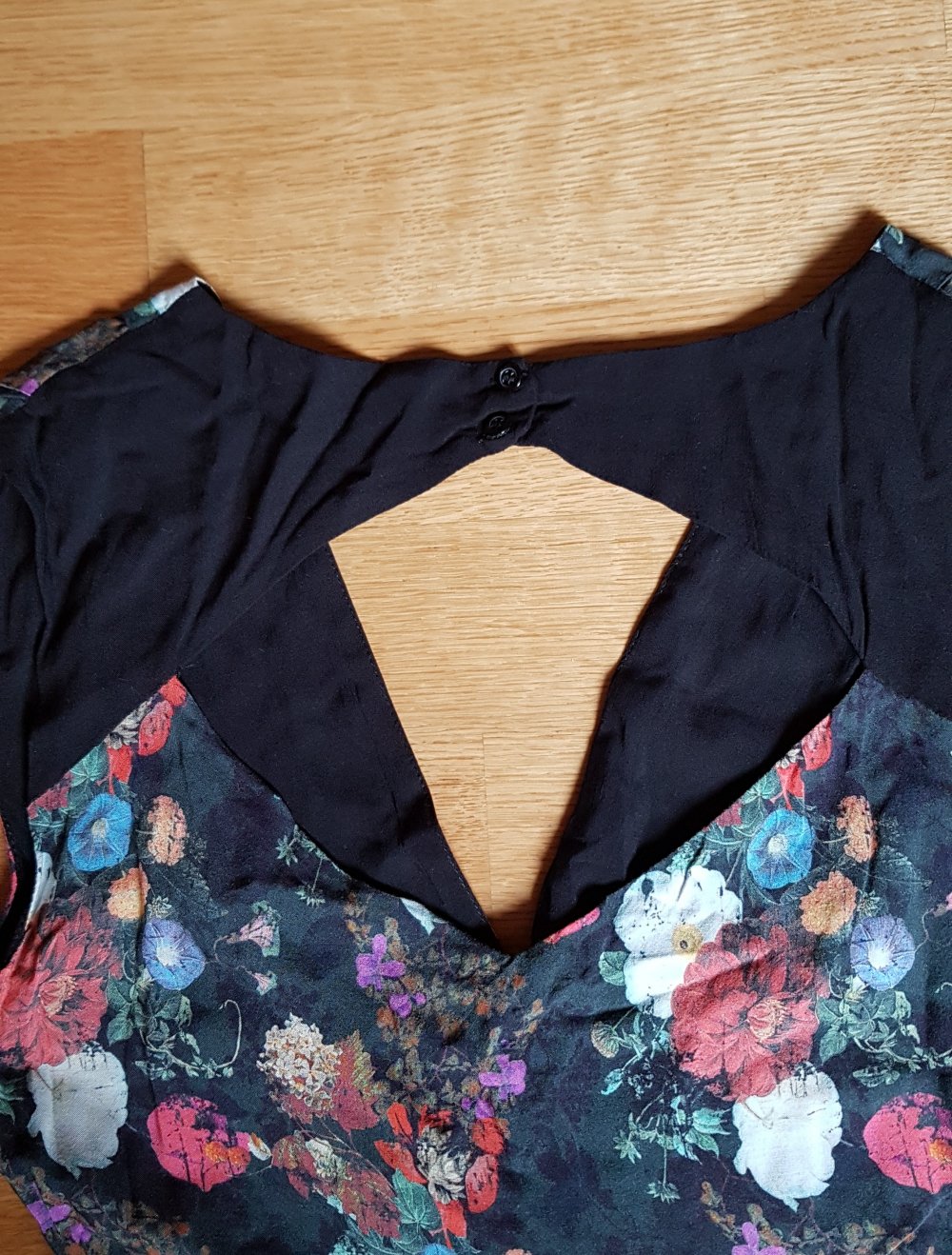 Geblümtes Sommerkleid  kurz  in Wickel Optik bunt  Gr.36