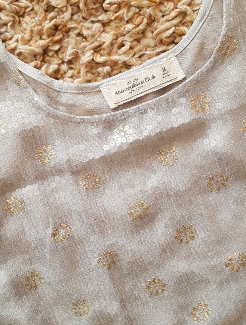 A&F  Pailleten Top hellgrau  Silber Gr.M