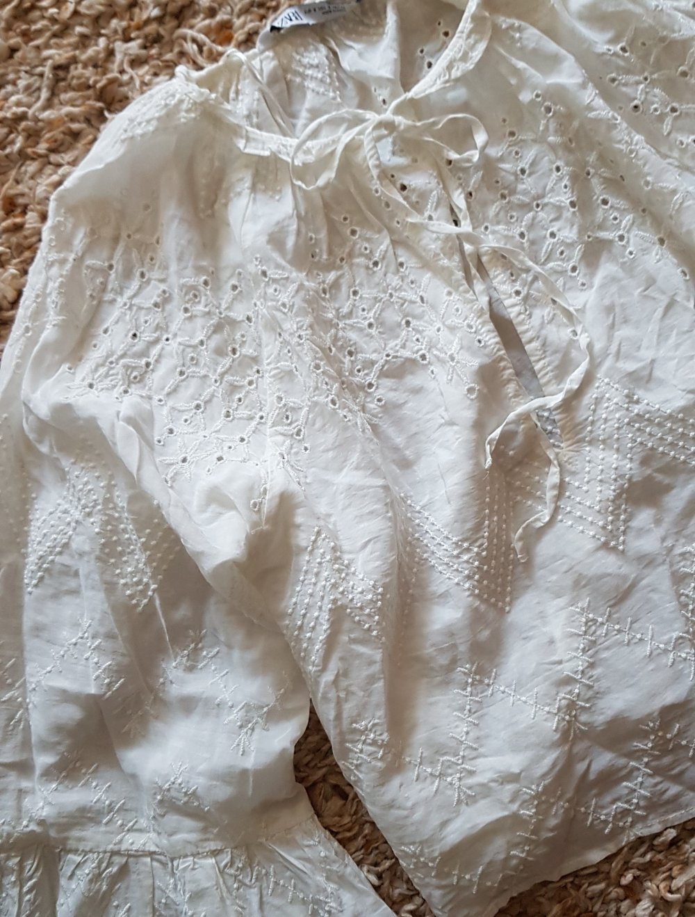 Neue Zara  Boho weiße Bluse mit Stickereien Gr.S