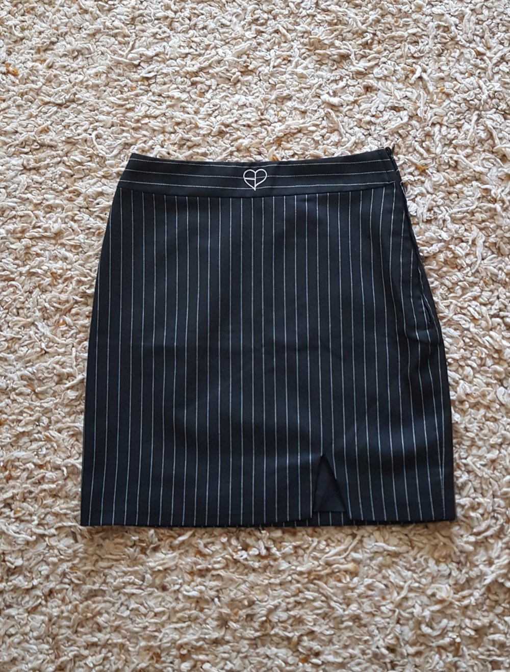 Neu! Schwarzer Mini Rock NadelStreifen  Gr.XS