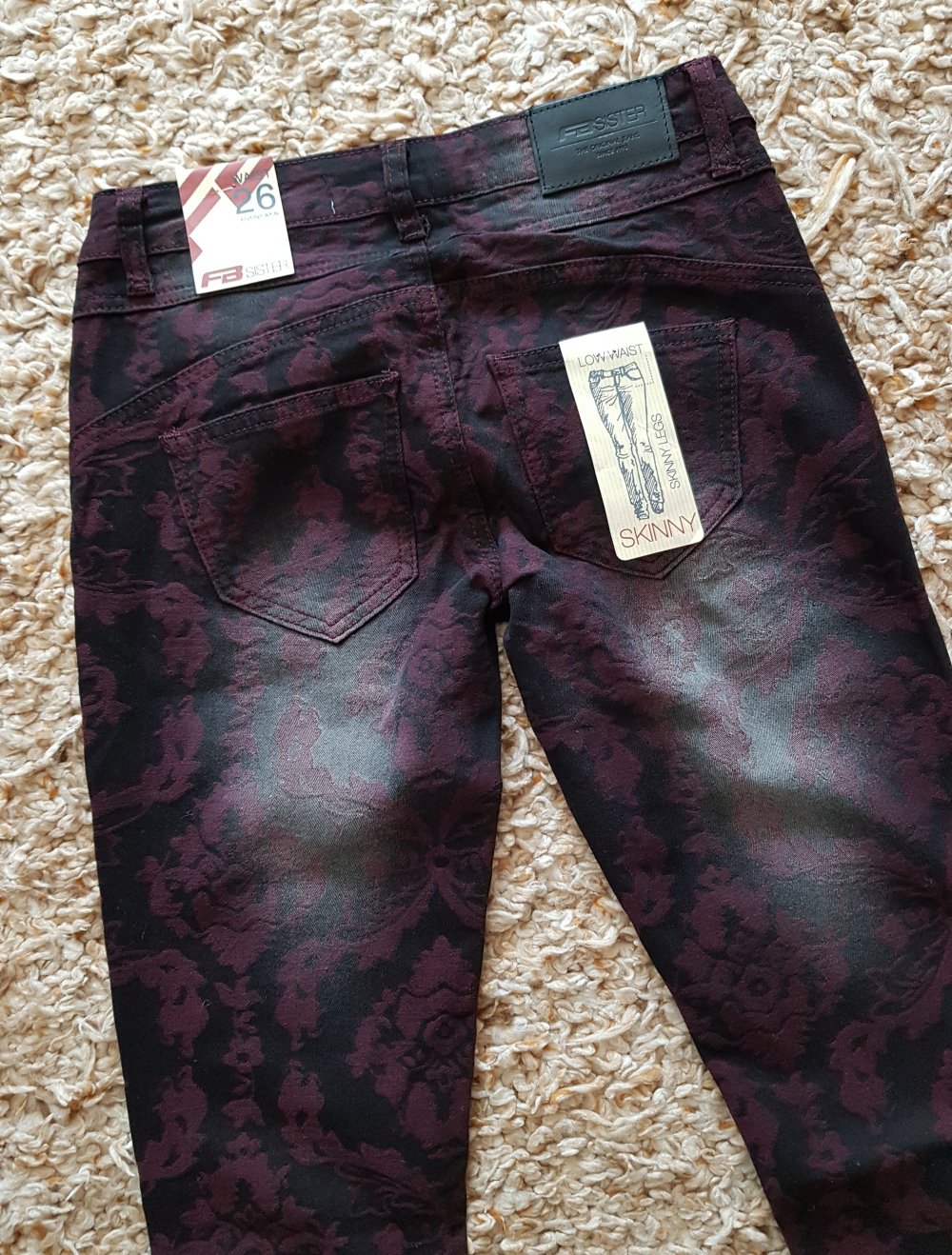 Y2k Skinny Jeans gemustert weinrot schwarz Gothic Gr.26 neu