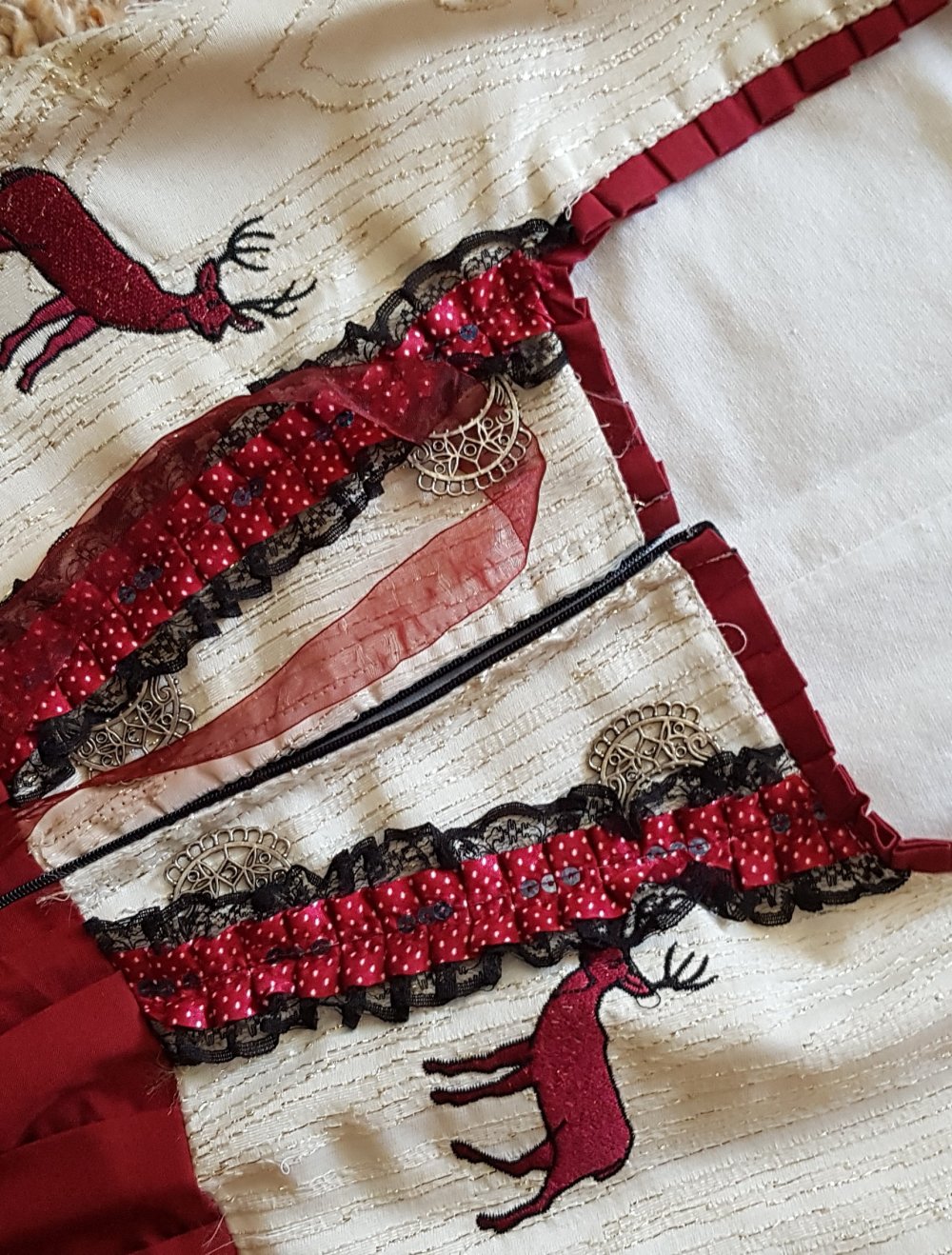 Dirndl mit Bluse und Schürze 3Teile weiß  creme dunkelrot Gr.36