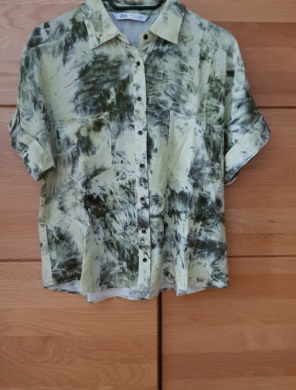Zara Bluse  Hemdbluse Batik khakigrün  hellgrün Gr.M