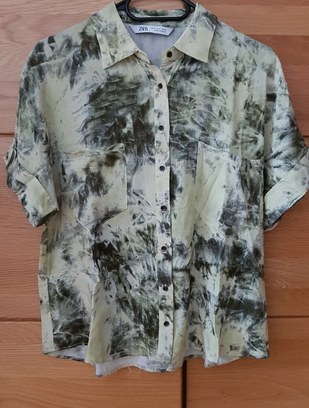 Zara Bluse  Hemdbluse Batik khakigrün  hellgrün Gr.M