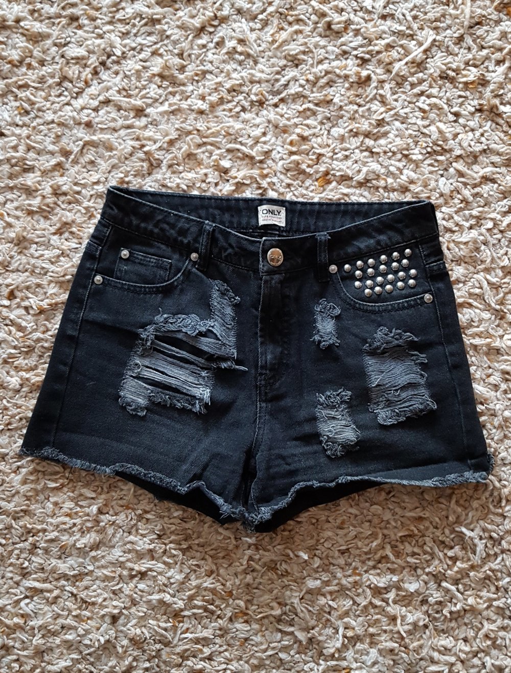 Schwarze Jeansshorts  Hotpants Used Look Nieten Gr.M