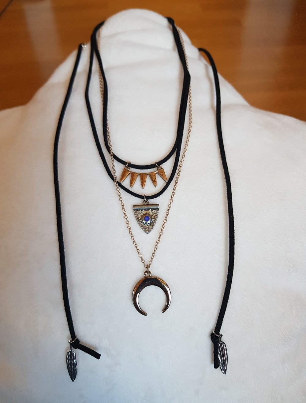 Schöne Kette mehrreihig viel Details