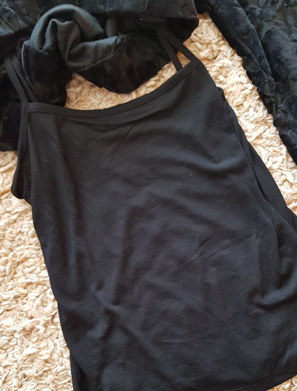 Schwarze Samt Bluse floral gemustert  mit integriertem Top Gr.XS