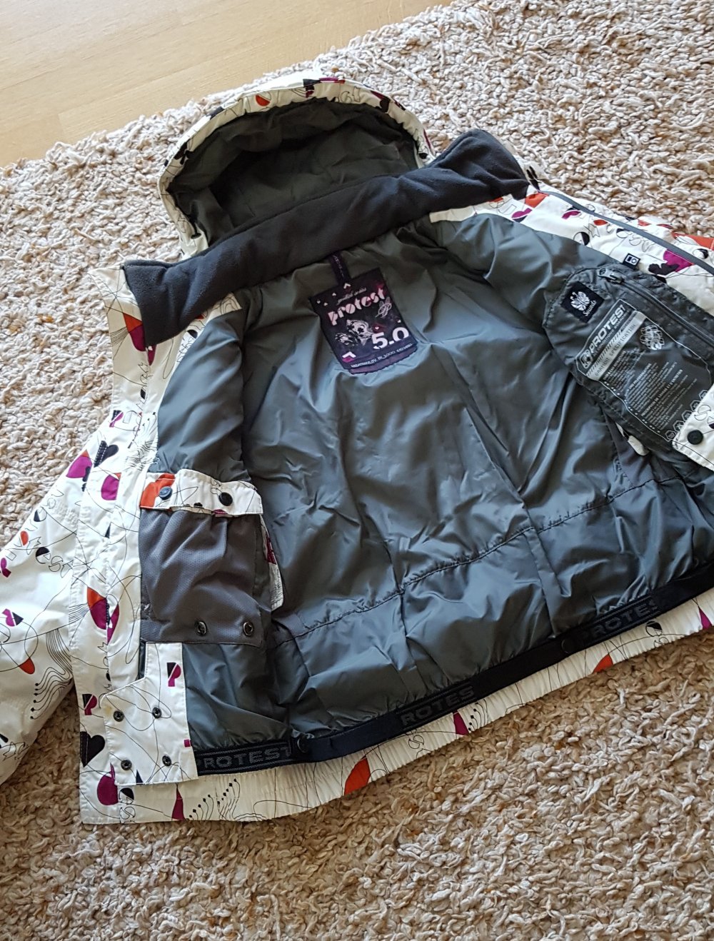Protest Skijacke Funktionsjacke Winter weiß  gemustert Gr.XS