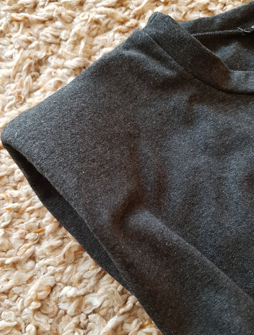 Neu! Graues Mini Kleid mit Schulterpolster und Gürtel Gr.S