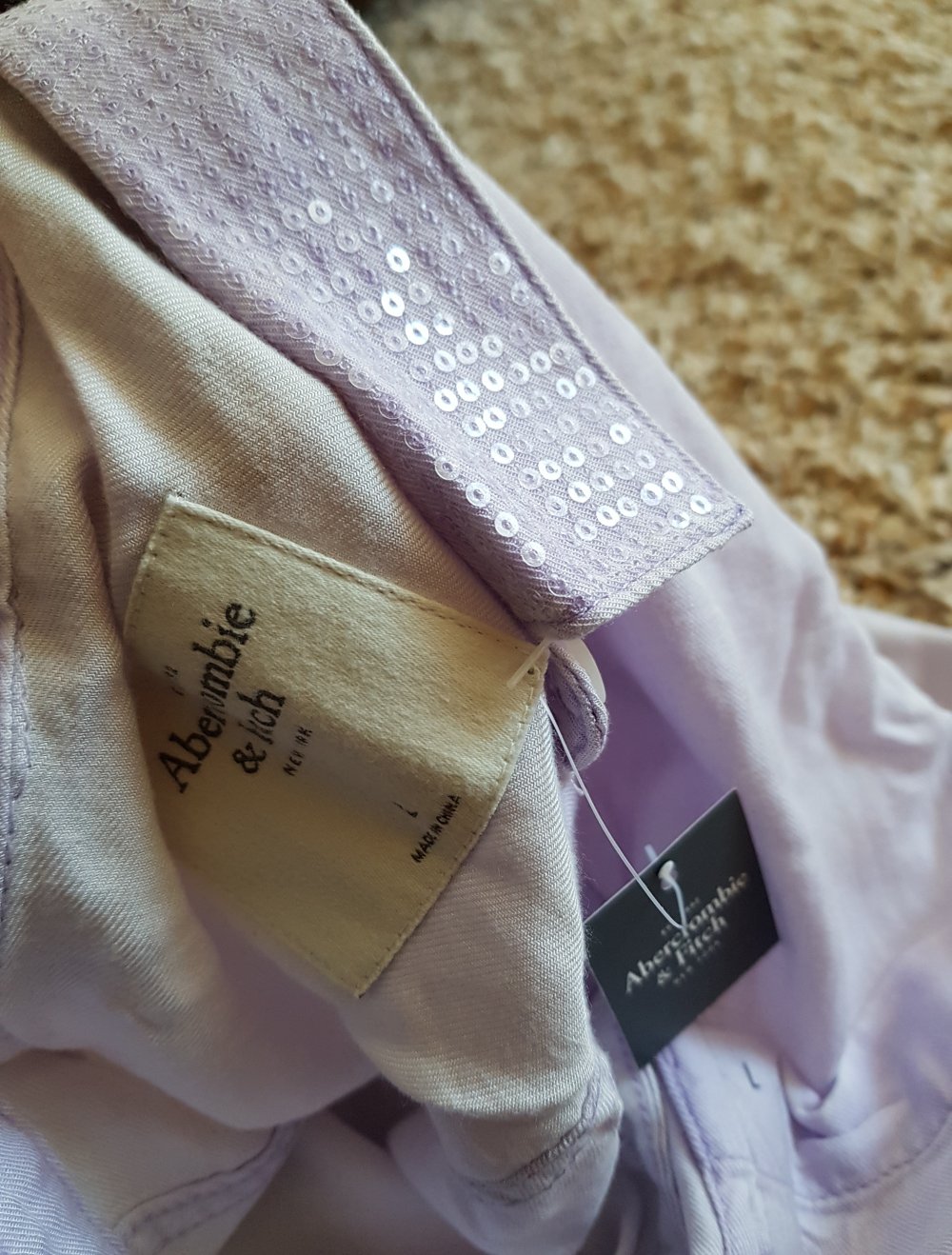 Neue A&F Bluse mit Pailletten Kragen  flieder Y2k Gr.L