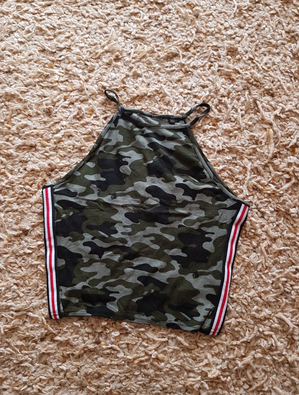 Croptop  Camouflage Muster Gr.S khakigrün