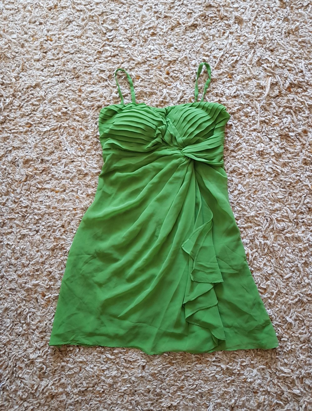 Neu! Kiwigrünes Cocktailkleid Sommerkleid Partykleid mit viel Details Gr.36