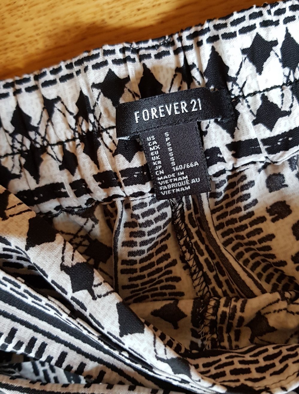 Sommerhose mit Stoffgürtel   Ethno Aztekenmuster Muster,  schwarz weiss Gr.S