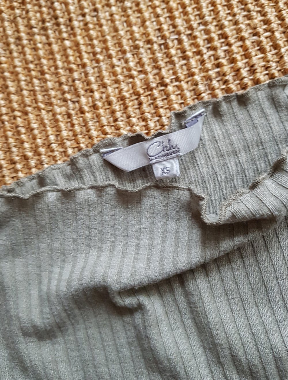 Shirt Longsleeve Carmen Ausschnitt khakigrün  gerippt   Gr.XS