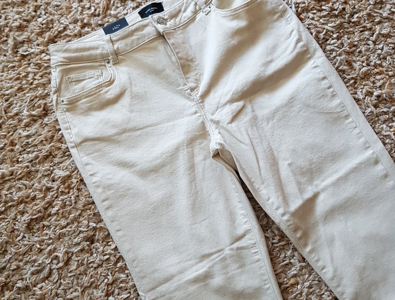 Neue Jeans Hose Mid Rise Slim Kick Flare ecru Gr.XL 32