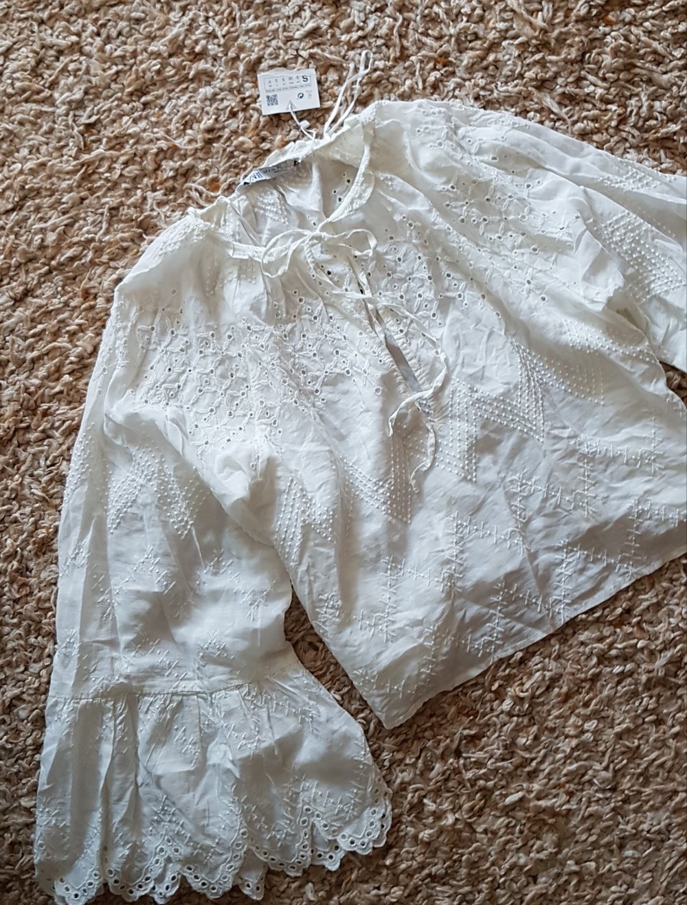 Neue Zara  Boho weiße Bluse mit Stickereien Gr.S