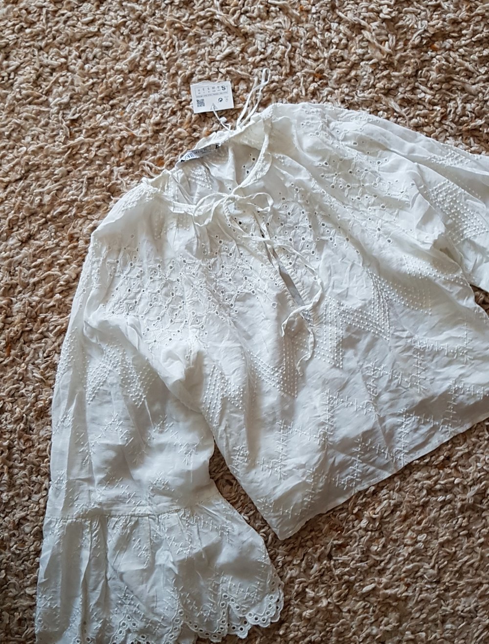 Neue Zara  Boho weiße Bluse mit Stickereien Gr.S
