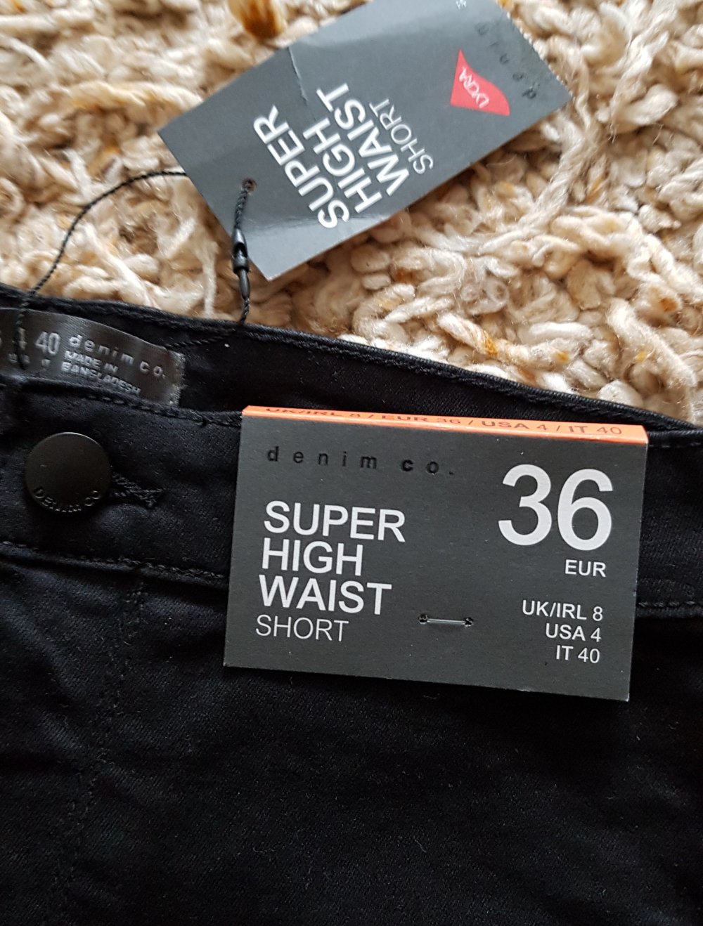 Neu! Schwarze Hotpants Highwaist Gr.36