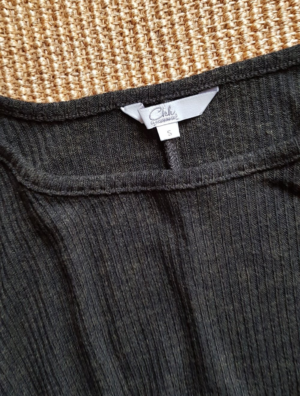 Dunkelgraues Kleid gerippt mit Cutout Gr.S