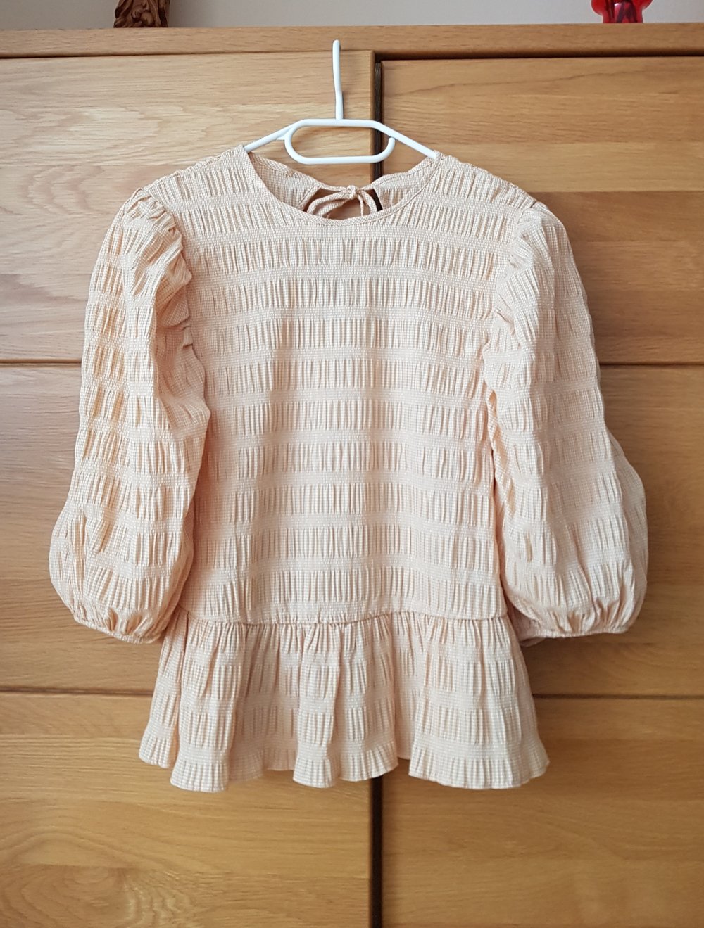 Bluse mit Ballonärmeln und Rückenausschnitt Gr.S creme/beige
